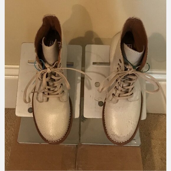 NWOB Frye Sabrina 6G Lace-Up Boot RARE - Picture 6 of 6